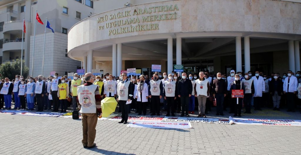 Sağlık çalışanları grevde
