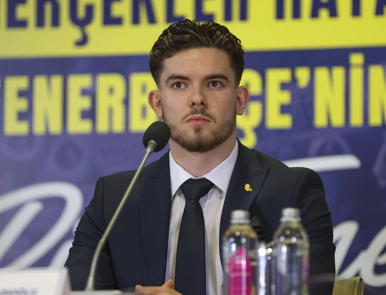 İsak Vural, Arda Güler, Melih Bostan, Osman Ertuğrul Çetin, Muhammed Gümüşkaya ve Ferdi Kadıoğlu için imza töreni