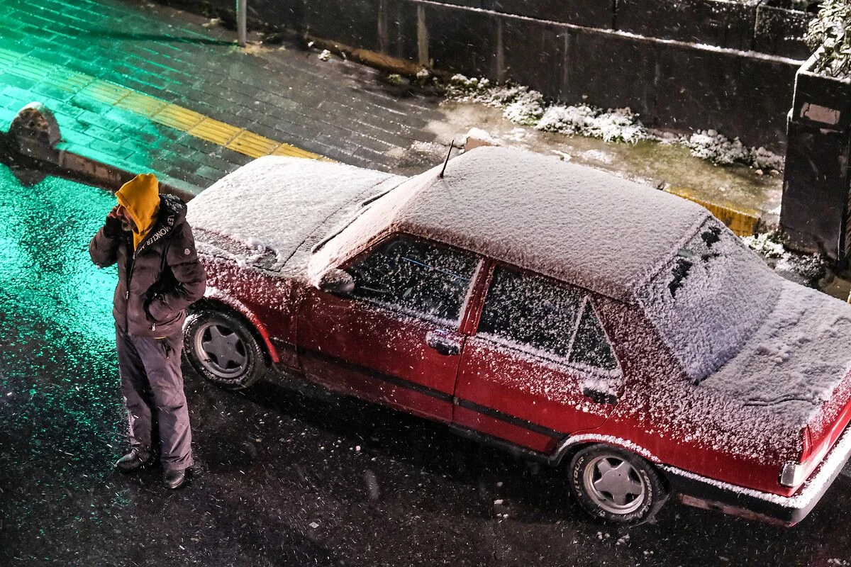 Meteoroloji ve Vali Yerlikaya'dan kar fırtınası uyarısı: Bugün de trafiğe çıkmayın!