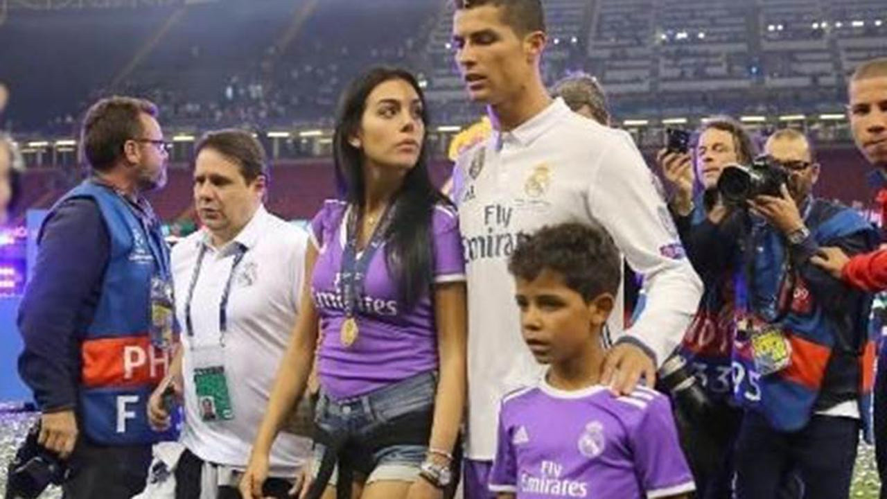 Ronaldo'nun evlatlık Çocuğu Var Mı? Cristiano Ronaldo'nun Öz Çocuğu Kaç Tane? - Resim : 2