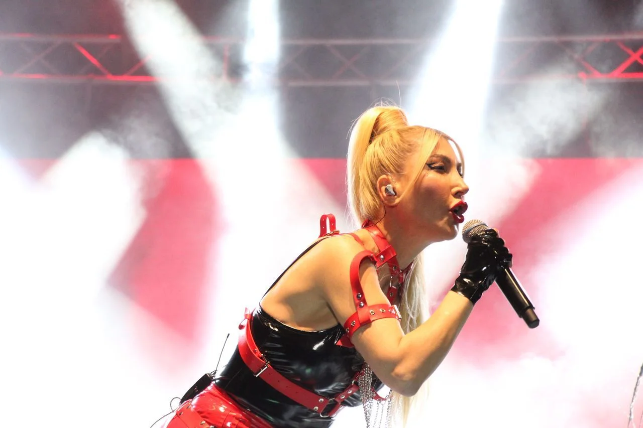 Konserin iptal edilmesi istenmişti, umurunda olmadı! Hande Yener, Batman'da sahneye çıktı