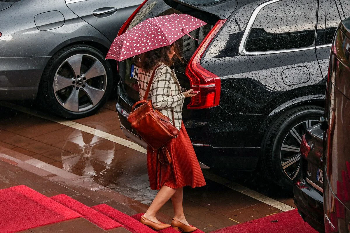 Meteoroloji'den İstanbul dahil 17 ile sağanak uyarısı: Bu saatlere dikkat!
