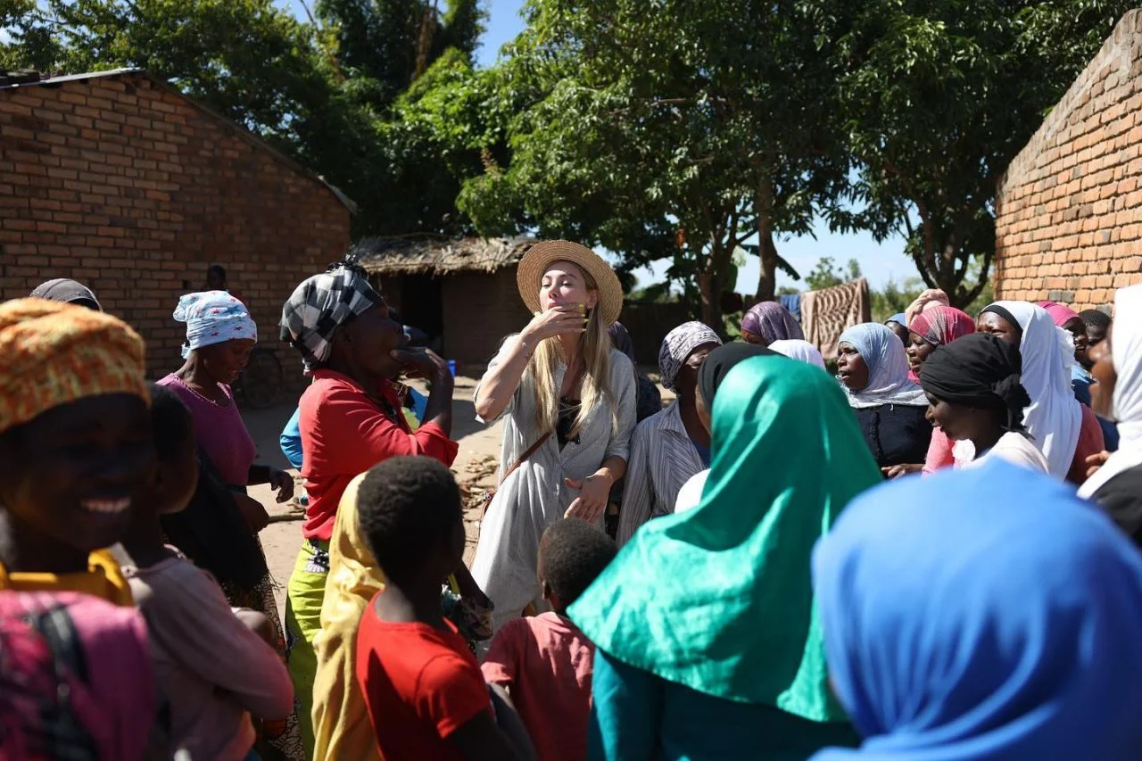 Şeyma Subaşı bu kez takdir topladı! Afrika'da yetim çocuklarla bir araya geldi
