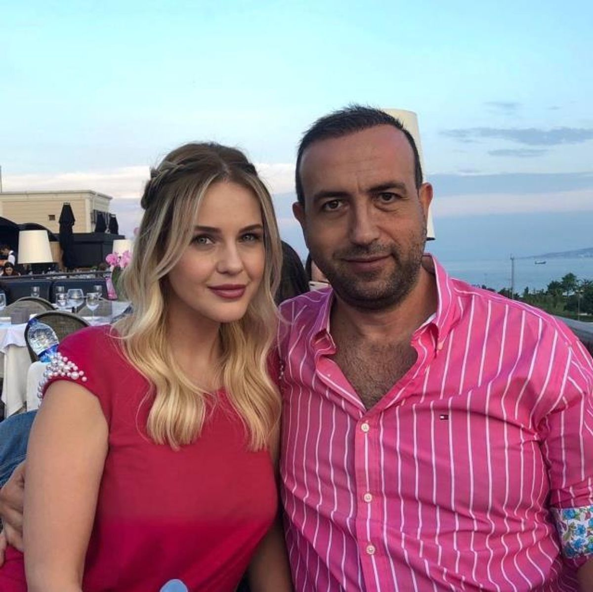 Emine Ün'e yönelik ihanet iddiaları akıllara ablalarının eşleriyle evlenen ünlüleri getirdi