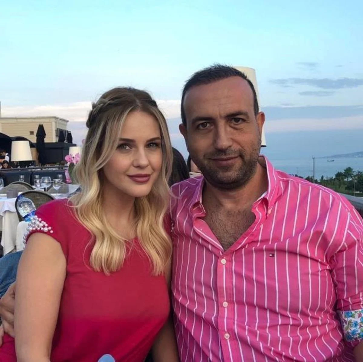 Emine Ün'e yönelik ihanet iddiaları akıllara ablalarının eşleriyle evlenen ünlüleri getirdi