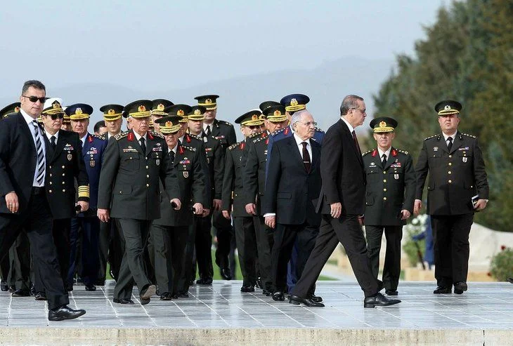 TSK'da emekliye sevk edilenler, terfi alanlar ve görev süresi uzatılanlar açıklandı! İşte YAŞ 2022 atama ve terfi listesi!