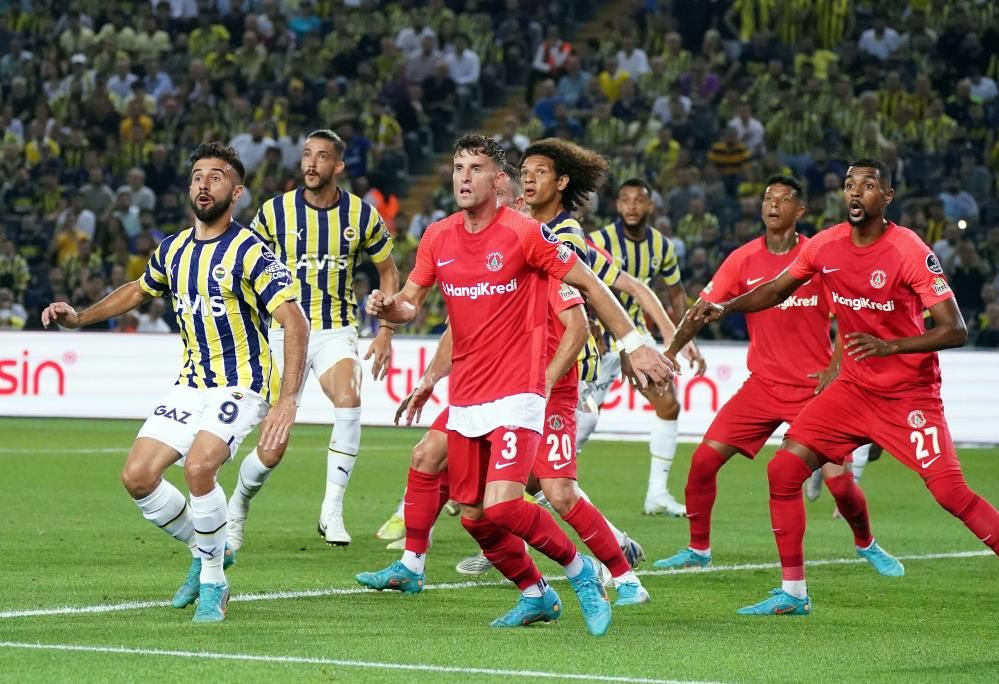 3-3 berabere biten Fenerbahçe-Ümraniyespor maçı sonrası Miha Zajc depremi
