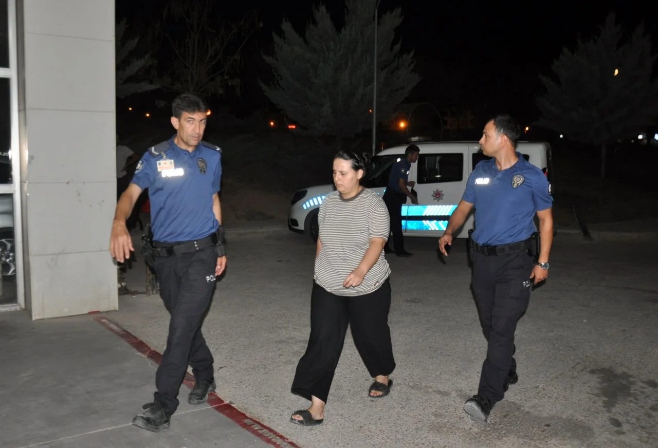Böyle vahşet görülmedi: Yeni doğan bebeğini boğup, bahçeye gömdü!