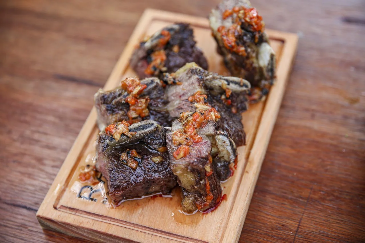 Şefler en lezzetli 'asado'yu pişirmek için yarıştı