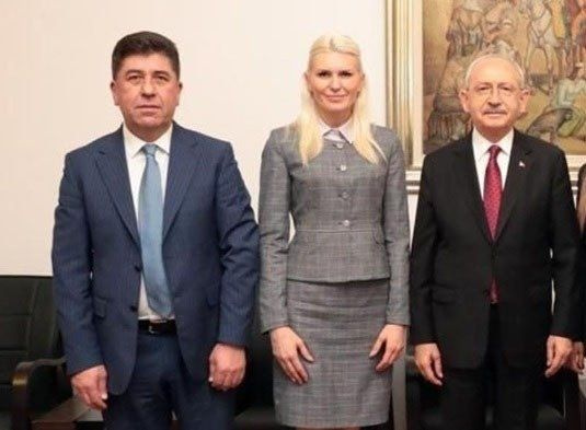 Tanıdık firmaları fonlayan belediye başkanı lüks otel masrafını da belediyeye ödetmiş