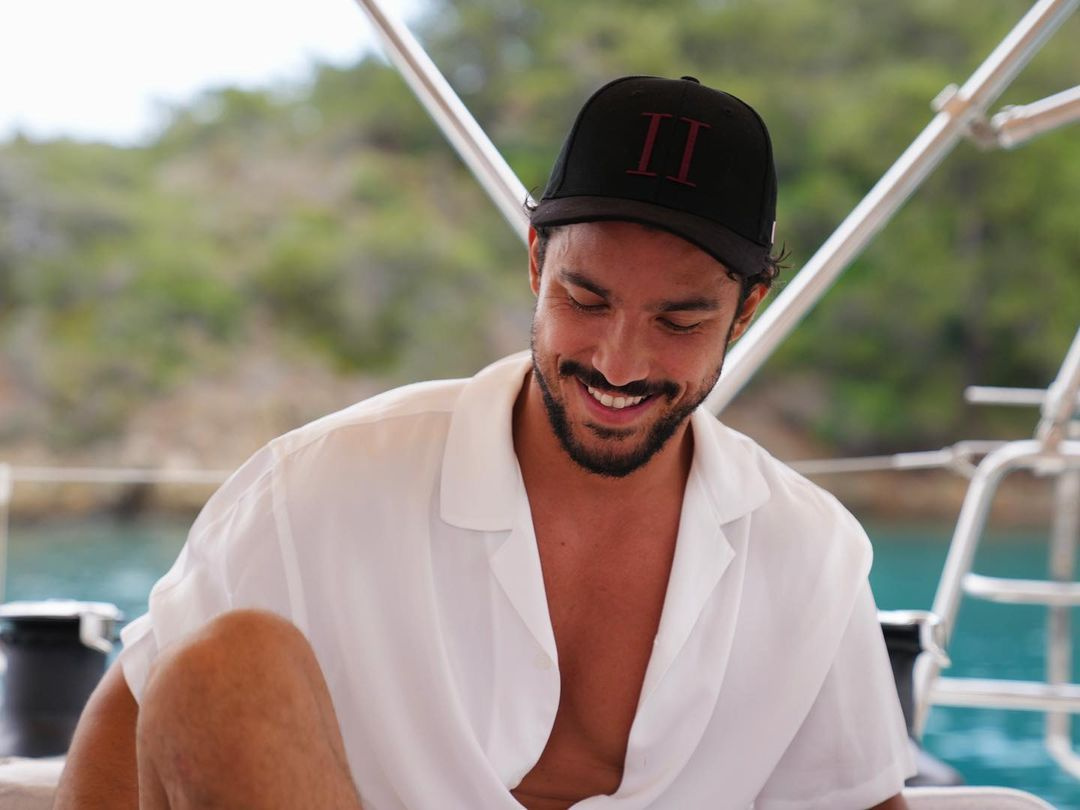 Listede kimler var kimler... Pınar Deniz'le sevgili olan Kaan Yıldırım'ın aşk defteri kabarık çıktı! İşte daha önce birliktelik yaşadığı ünlü isimler