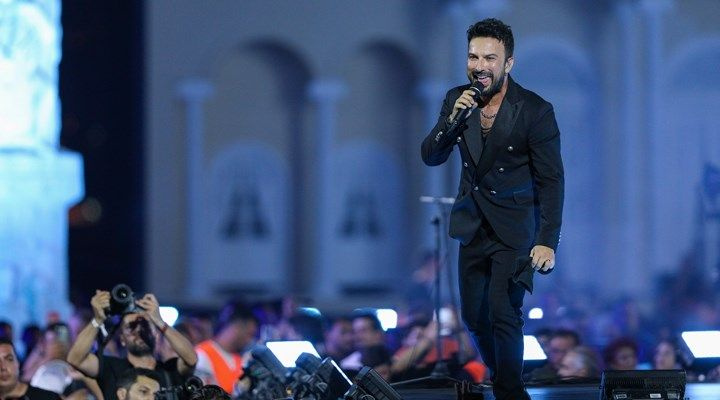 Tarkan'ın koltuktaki aile pozu ortalığı yıktı geçti: 1 saatte 10 bin yorum yağdı