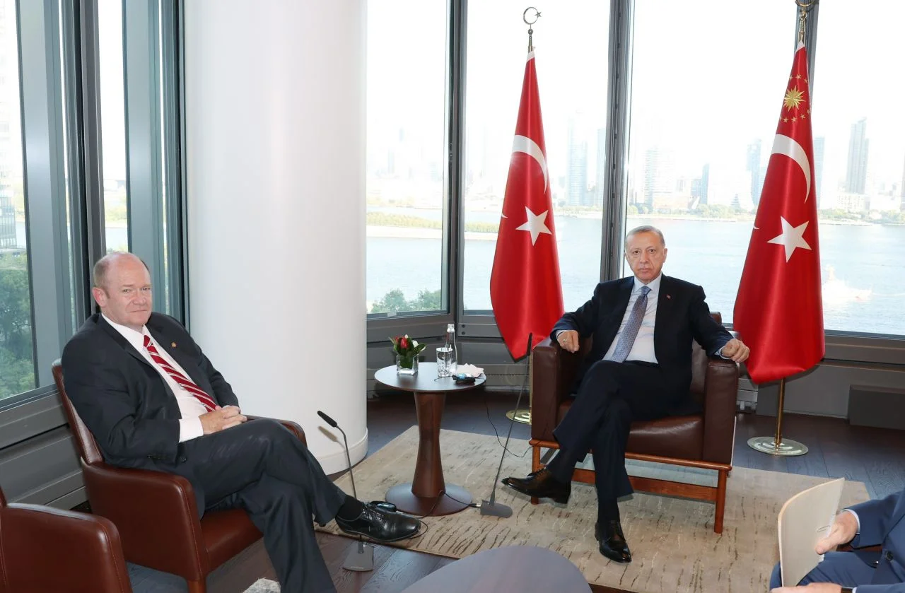 Cumhurbaşkanı Erdoğan'dan ABD'de önemli temaslar! ABD Senatörü Coons ve Libya Başkanlık Konseyi Başkanı Menfi ile görüştü