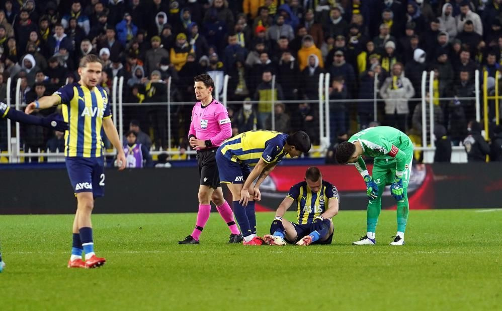 Jorge Jesus'tan Altay Bayındır kararı