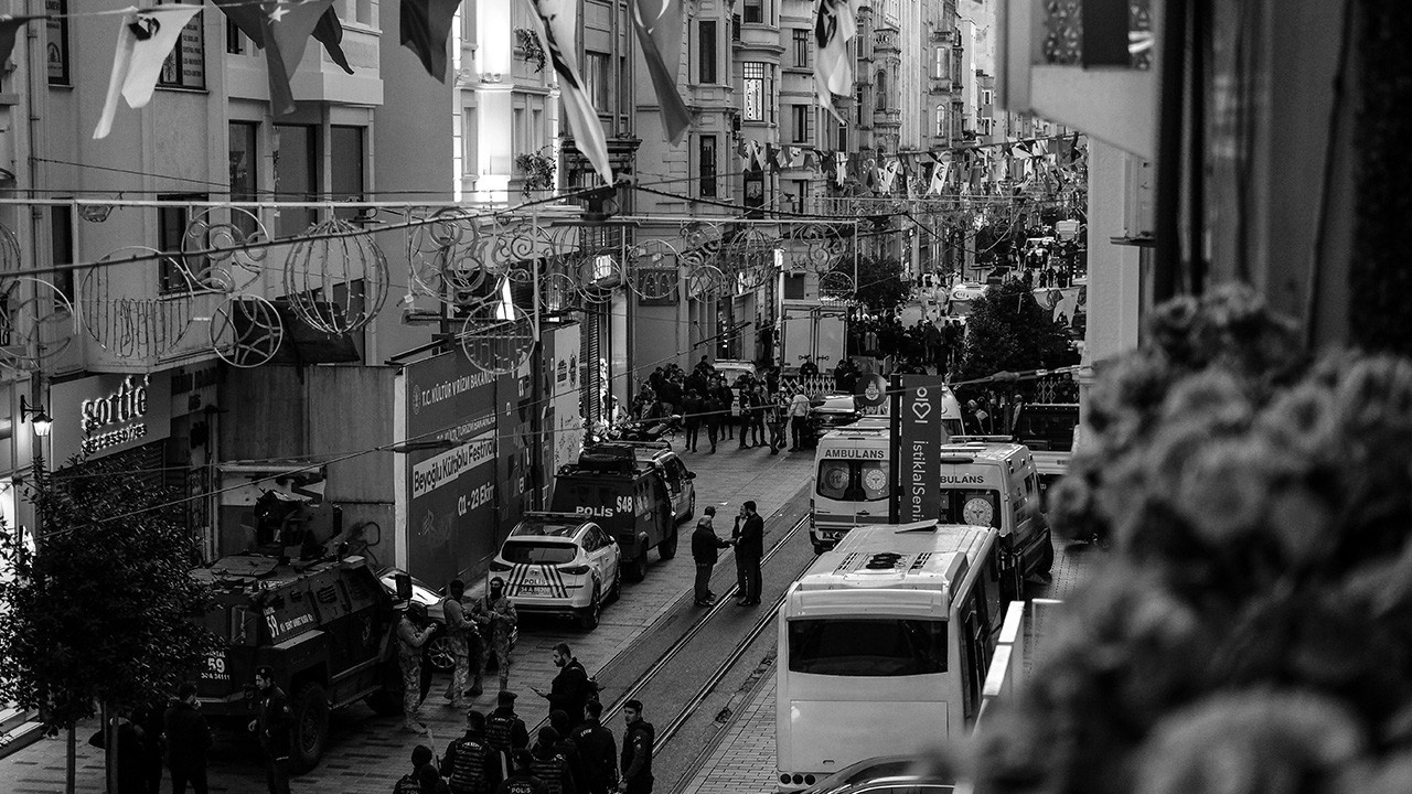 Taksim'deki hain terör saldırısına ünlü isimlerden tepki yağdı