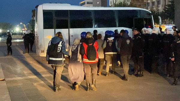 Harekatı protesto etmek isteyen PKK yandaşları gereken cevabı aldı: 47 kişi gözaltına alındı