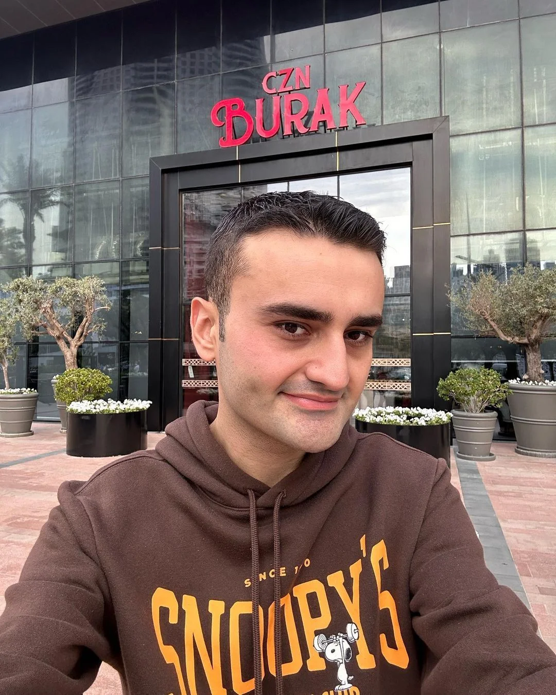 ''Aylık kazancım 30 bin TL'' diyen CZN Burak eleştiri yağmuruna tutulmuştu... Fenomen işletmeci işin aslını anlattı