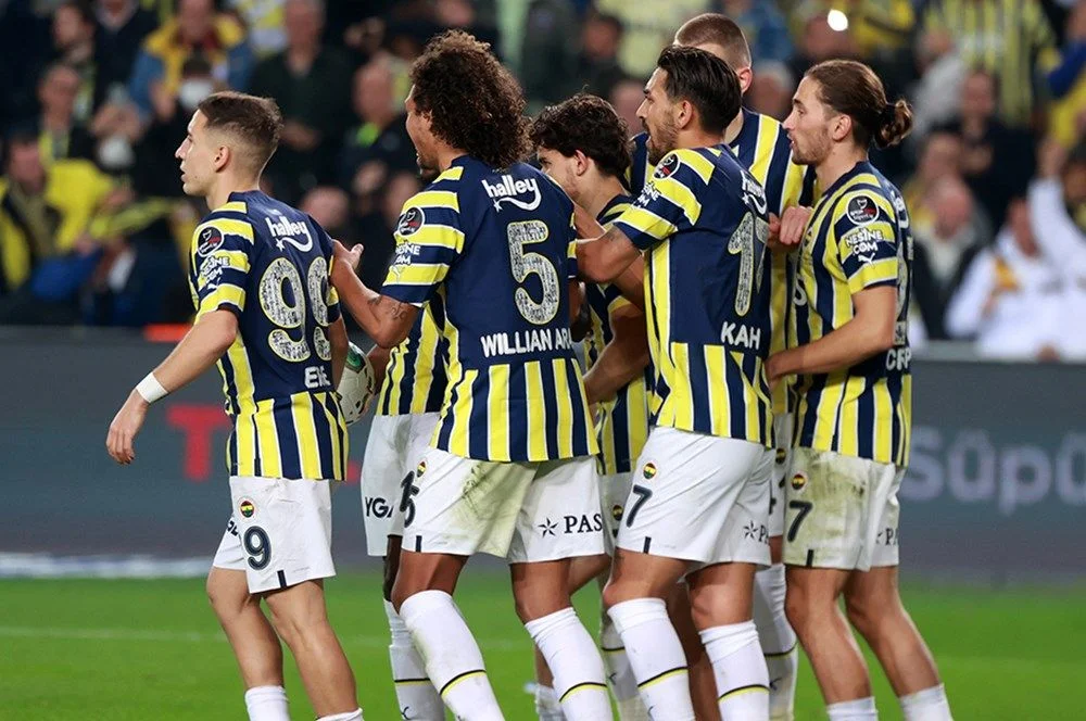 Transferde dev kapışma! Fenerbahçe ve Galatasaray o golcü için karşı karşıya...
