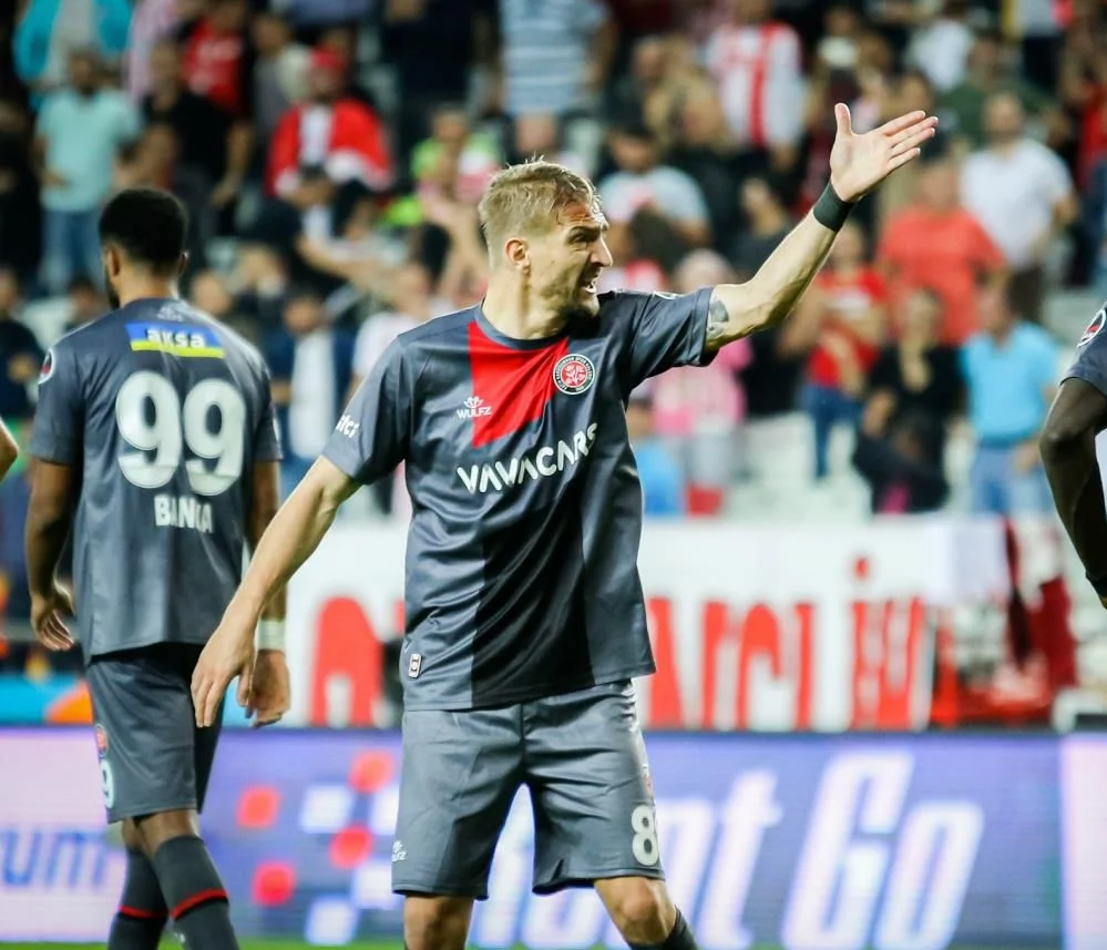 Okan Buruk'tan Caner Erkin kararı