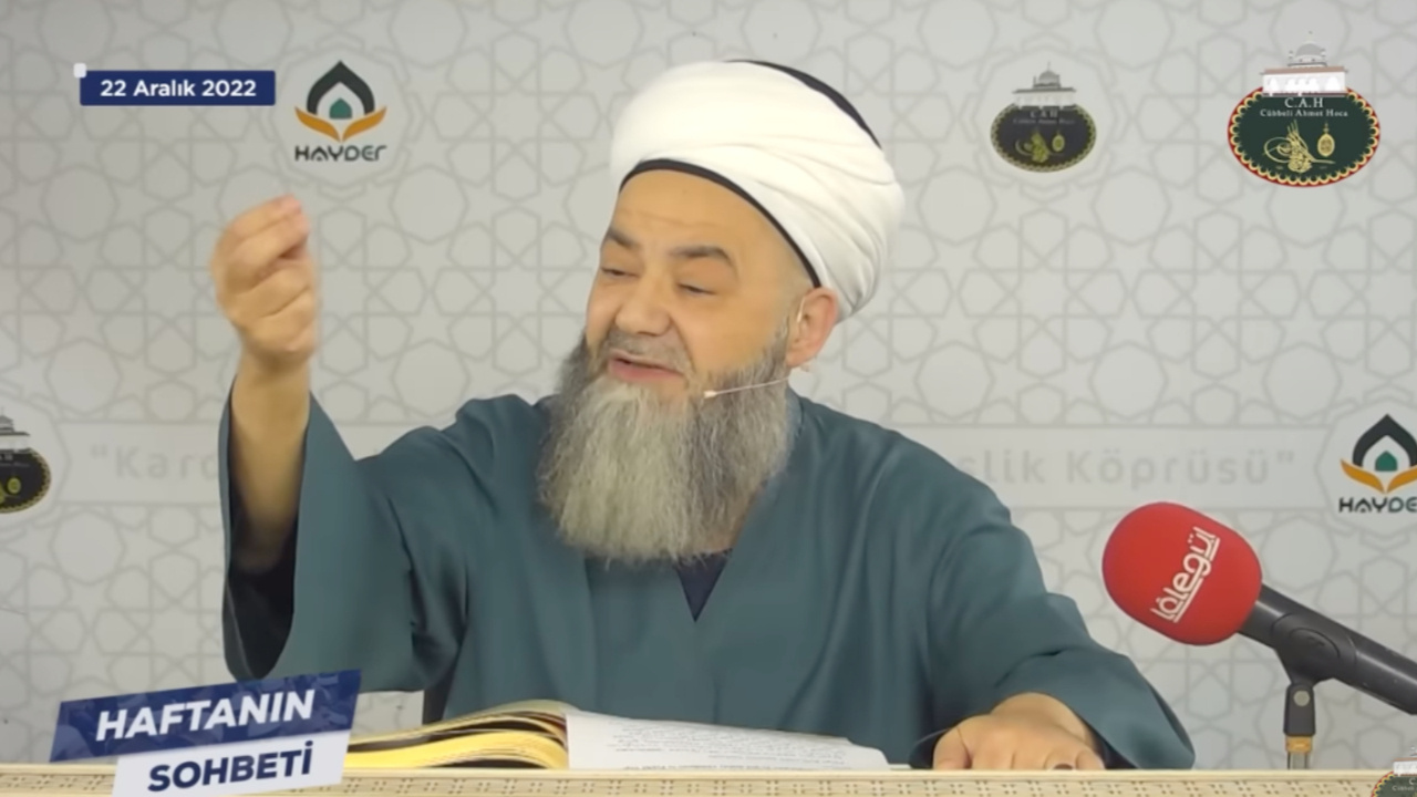 ‘Cübbeli Ahmet’ten Hayrettin Karaman’a ağır eleştiriler