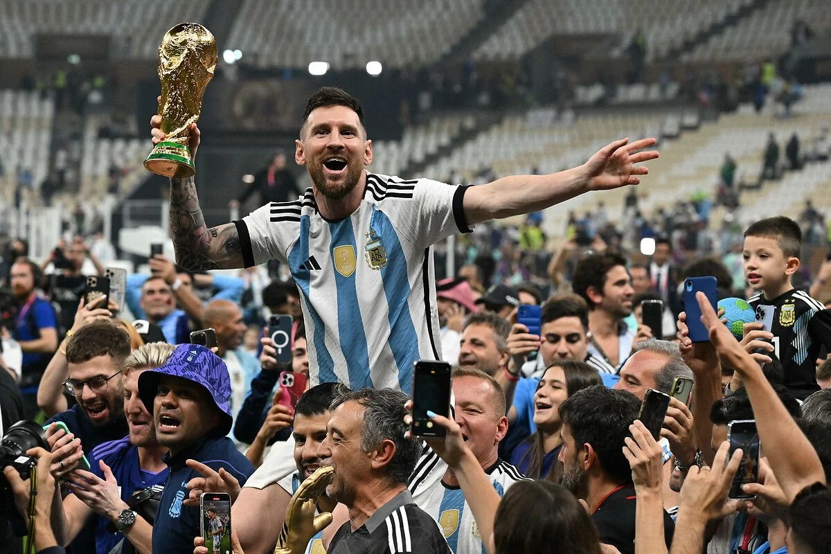 Messi'nin şampiyonluk sonrası kaldırdığı kupa sahte çıktı!