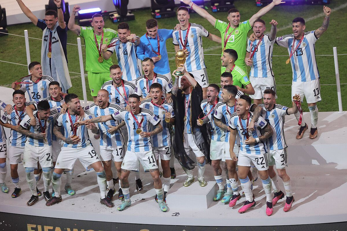 Messi'nin şampiyonluk sonrası kaldırdığı kupa sahte çıktı!