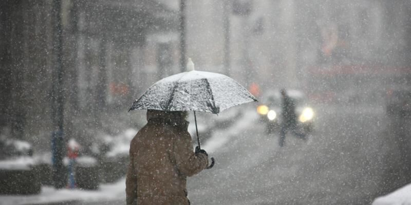 Meteoroloji ''Ulaşımda aksamalara dikkat'' dedi ve çok sayıda il için kar yağışı uyarısı yaptı