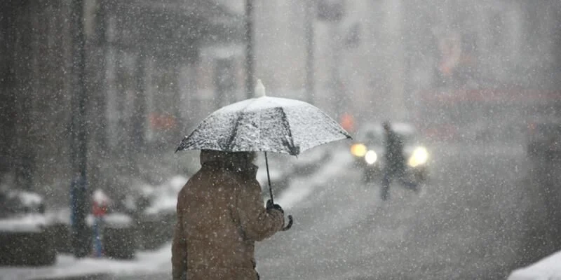 Meteoroloji ''Ulaşımda aksamalara dikkat'' dedi ve çok sayıda il için kar yağışı uyarısı yaptı