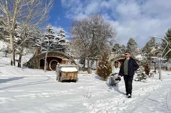 Sivas'ta ulaşıma kar engeli! 105 yerleşim yeri yolu kapandı