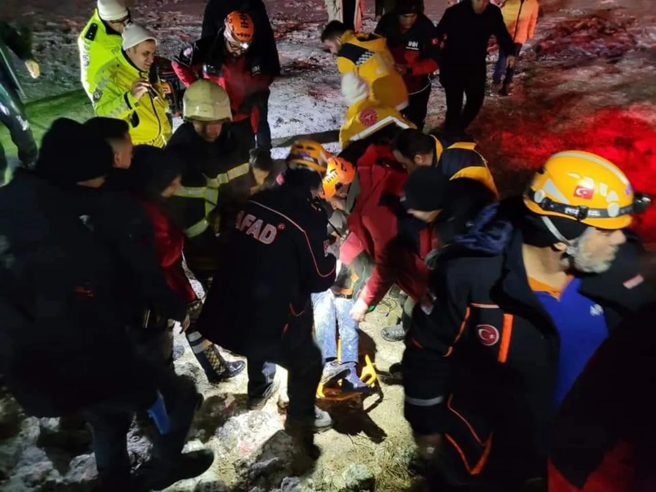 Kayseri'de feci kaza! Yolcu otobüsü şarampole devrildi: Çok sayıda ölü ve yaralılar var