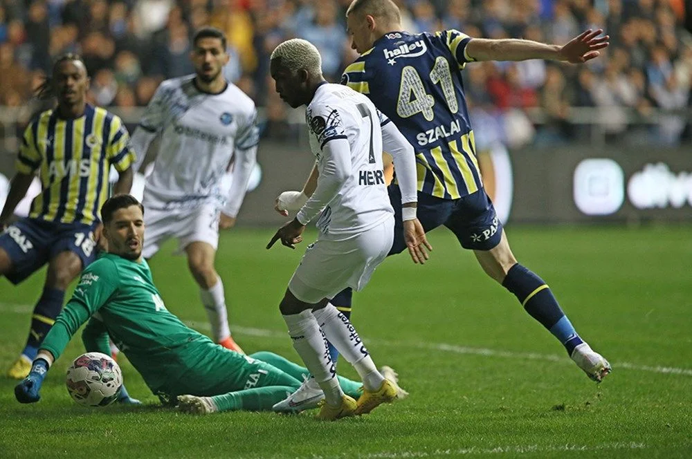Rıdvan Dilmen Adana Demirspor - Fenerbahçe maçını yorumladı! ''Böyle dayak olmaz, pes! Fenerbahçe'nin göğsünde Türk bayrağı var...''
