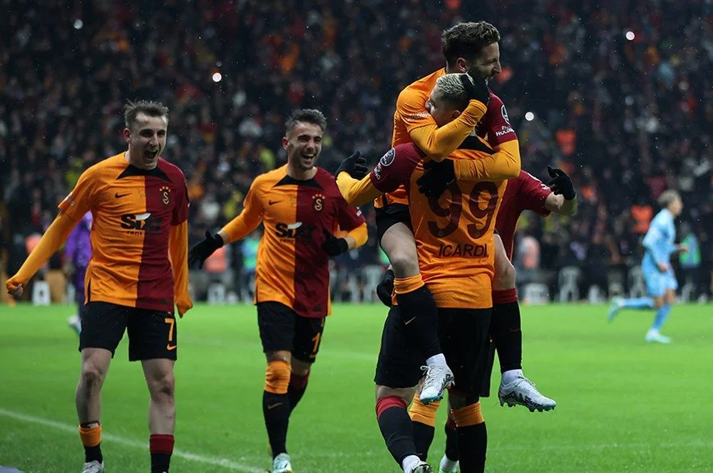 Büyük maçların büyük golcüsü! Mauro Icardi tarihe geçti...