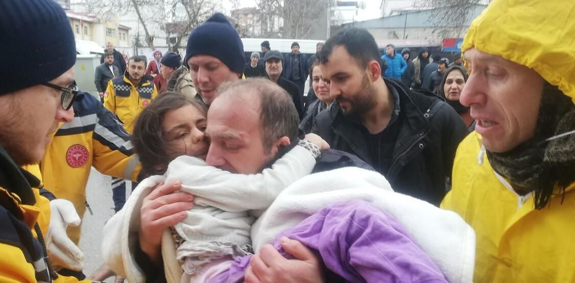 Onlar depremin mucize çocukları!