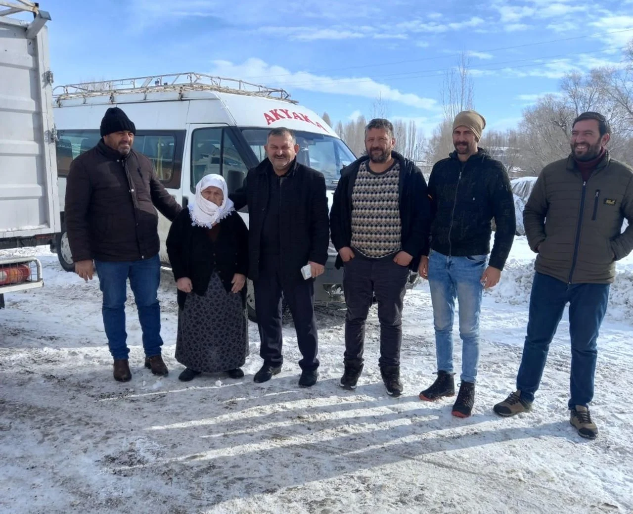 85 milyon tek yürek! 70 yaşında Sarıgül nine, düvesini depremzedeler için sattı