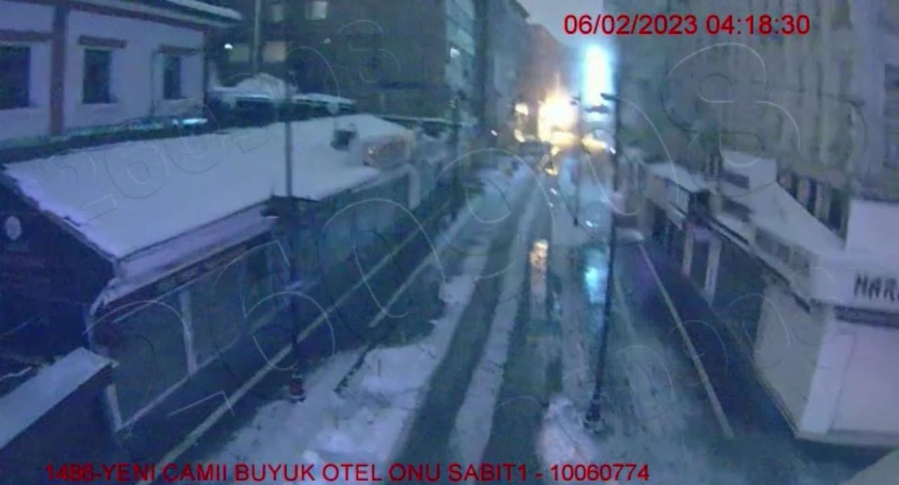 Depremde binaların yıkıldığı anlara ait yeni görüntüler ortaya çıktı