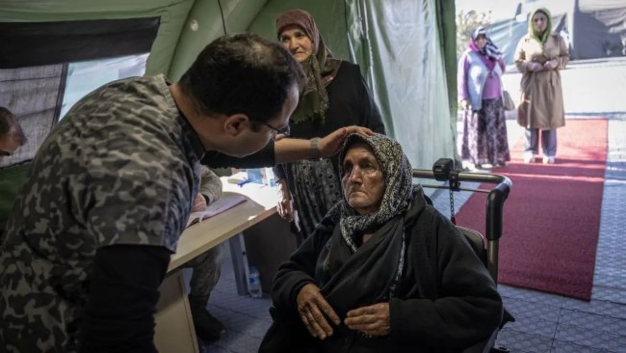 İki devlet, tek millet! Türkiye ve Azerbaycan orduları deprem yaralarını sarıyor