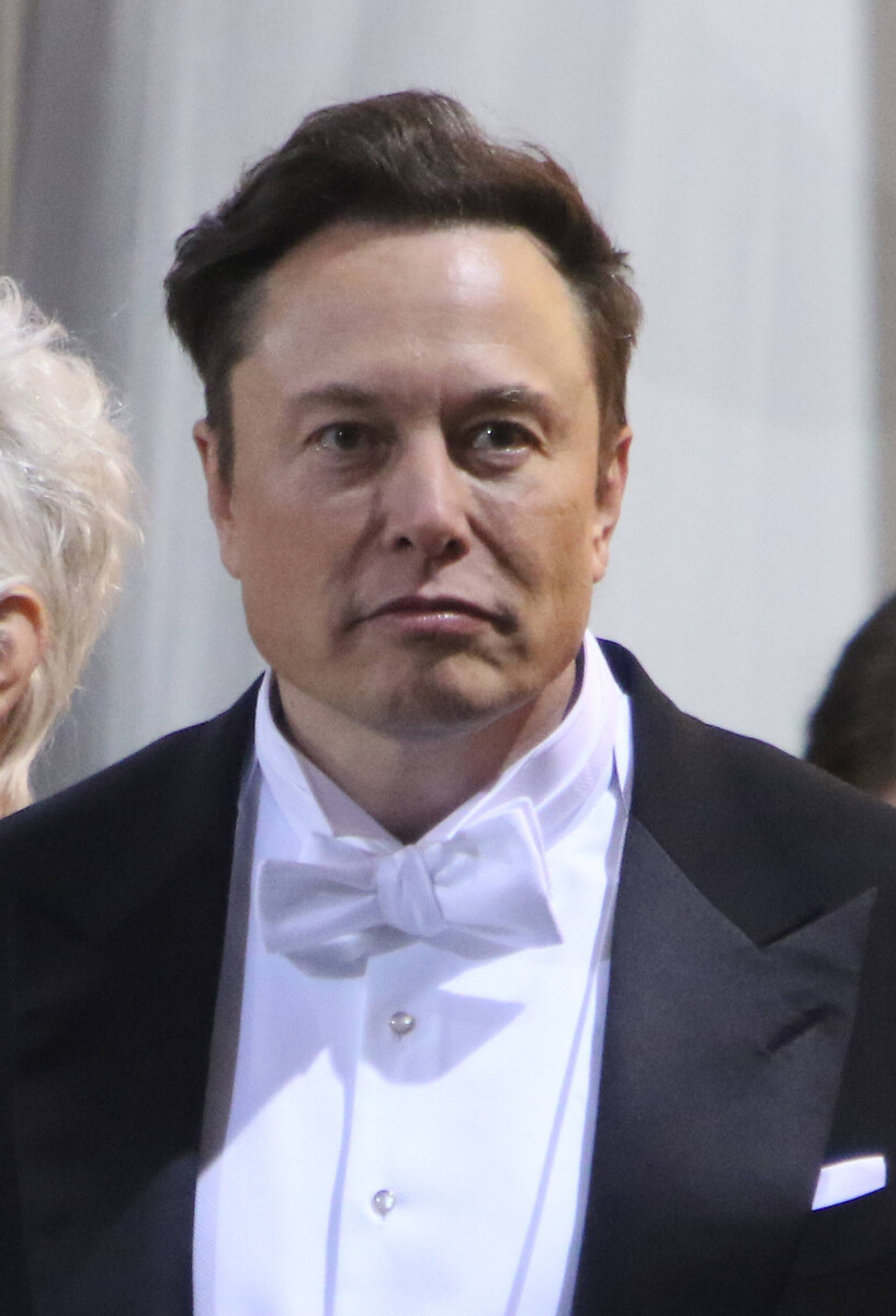 Yıllar önce uzaya gidebilmek için bir şirketle anlaşan Ahu Aysal, şirketin Elon Musk’a satılması üzerine hem parasından hem de hayallerinden olduğunu söyledi.
