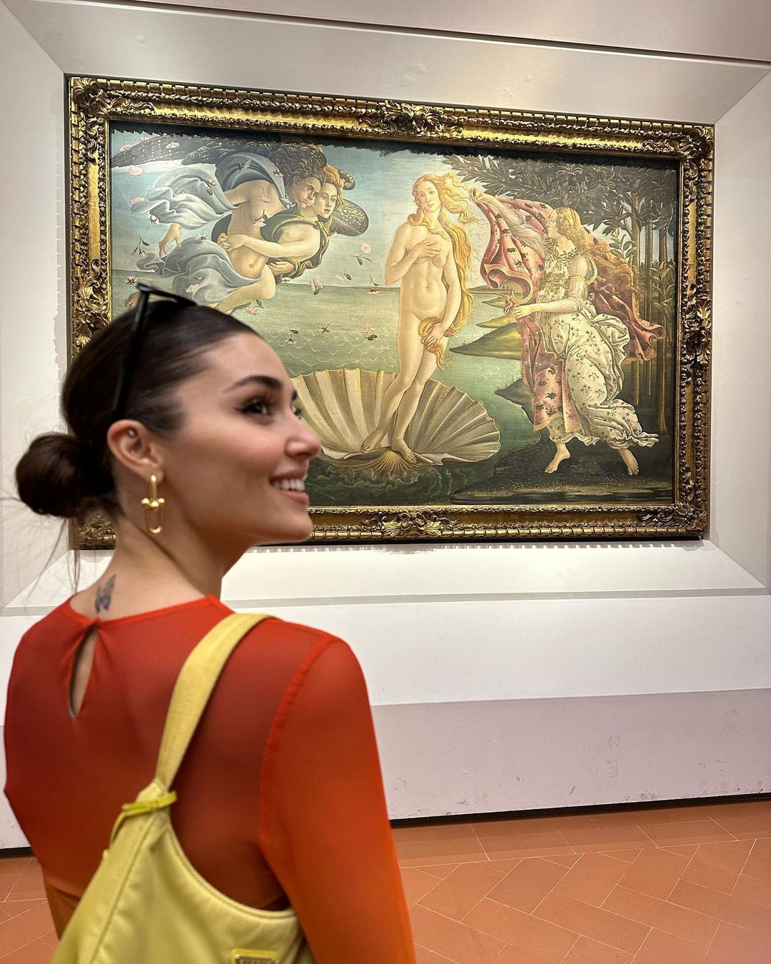 İtalya tatilinden dargın döndüler! Hande Erçel ile Hakan Sabancı arasında ipler gerildi