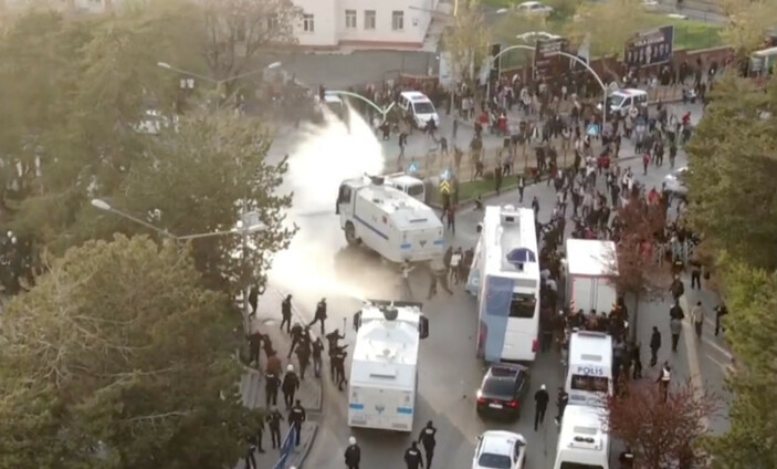 Ekrem İmamoğlu'nun Erzurum mitinginde olay çıktı