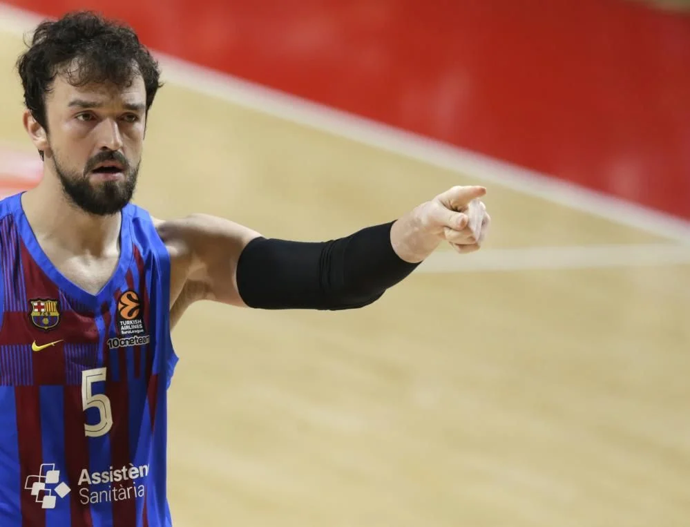Fenerbahçe resmen açıkladı! Barcelona'dan flaş transfer...
