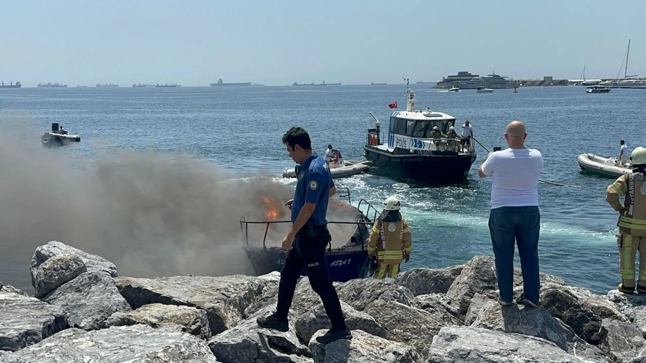 Pendik sahilinde teknede yangın! Çok sayıda ekip olay yerinde...