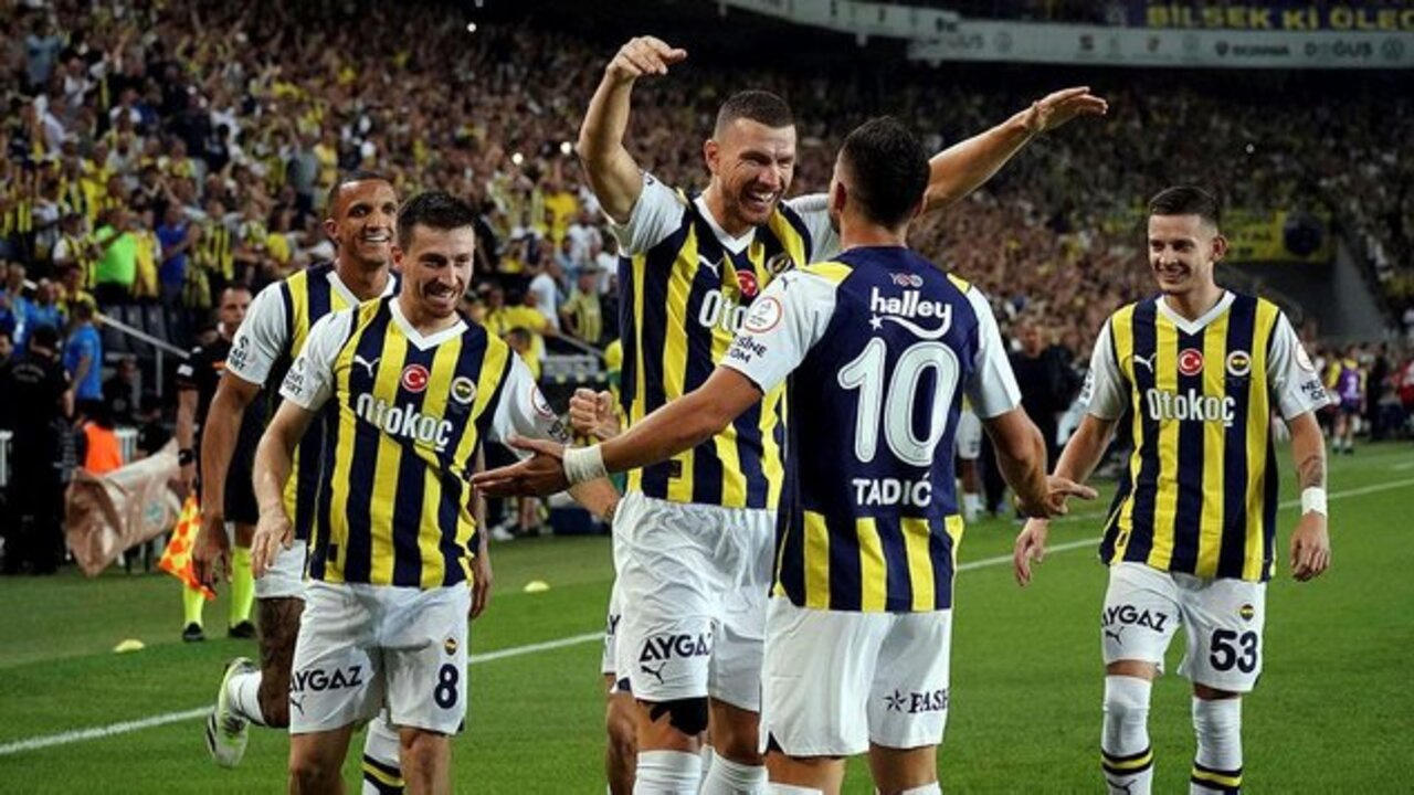 Dzeko kicks off Süper Lig with brace as Fenerbahçe slam Gaziantep