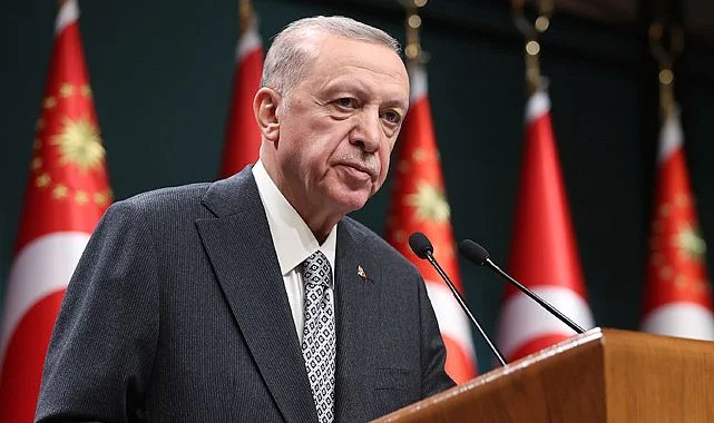 Kabine bugün yoğun gündemle toplanıyor! Soçi zirvesi, ekonomide Orta Vadeli Program, gençlere vergisiz telefon...