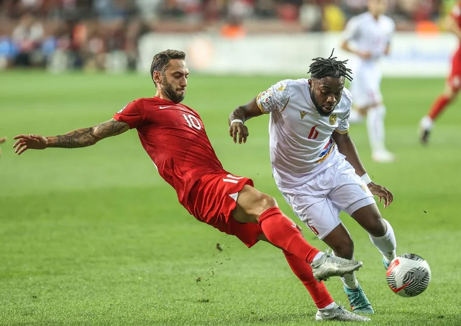 Stefan Kuntz Hakan Çalhanoğlu ve Orkun Kökçü'den korktu Hamit Altıntop ortadan kayboldu