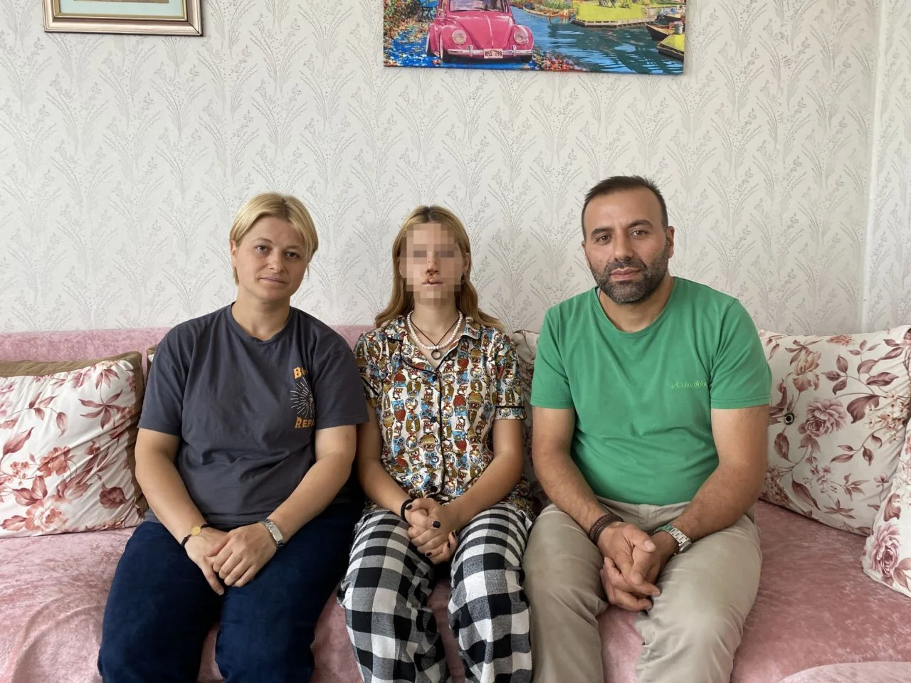 Yüzüne kaldırım taşı atılan genç kız ilk kez konuştu: “15 yaşındayım, hayatım karardı, yüzüm değişti”