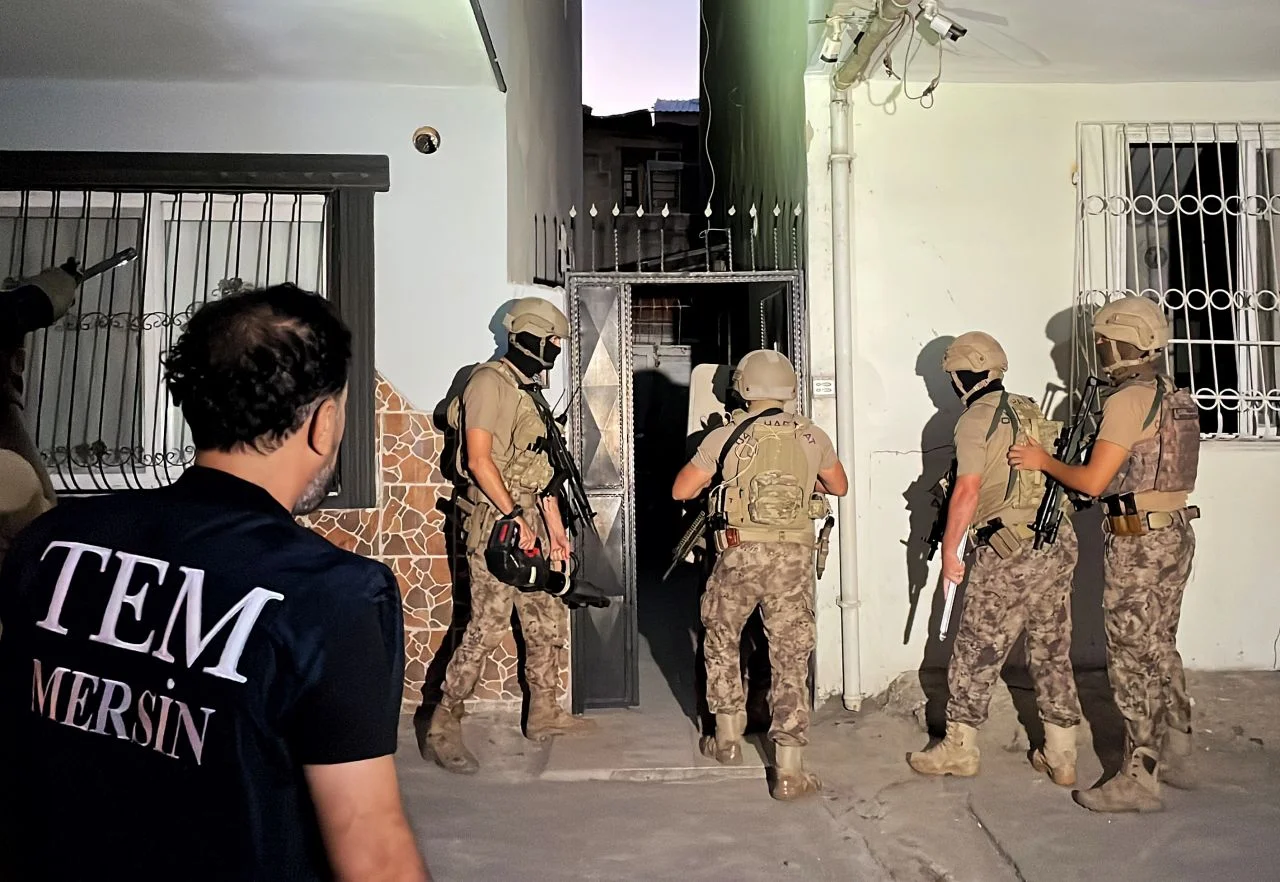 Mersin'de PKK, DEAŞ ve FETÖ'ye eş zamanlı şafak operasyonu!