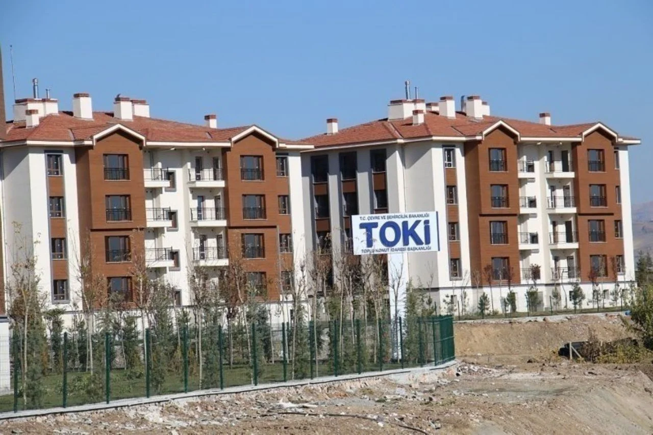 TOKİ Ankara ve İstanbul dahil 42 şehirde arsa satışa sundu! İşte açık artırma tarihleri  ve ödeme şartları