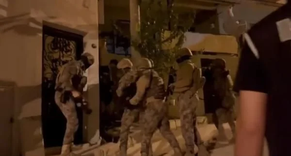 Yasadışı çetelere yurt çapında dev operasyon: 150 şüpheli yakalandı! İşte operasyon görüntüleri...