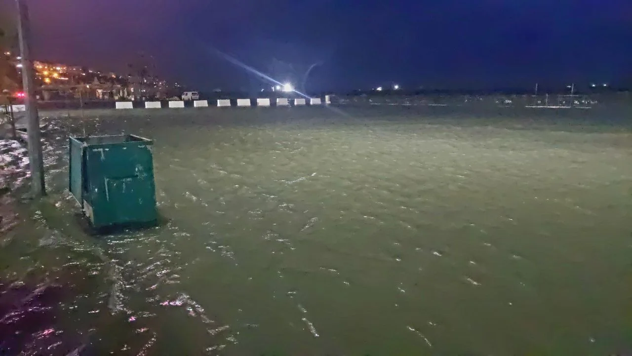 Tekirdağ'da deniz taştı: Tsunamiyi andıran görüntüler