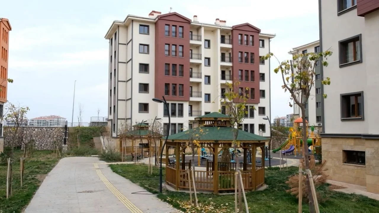 Listede İstanbul ve Ankara'da var! TOKİ 72 ay vade ile ucuz konut satıyor! Başvuru için son 10 gün